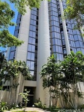 Building Photo - 930 Kaheka St
