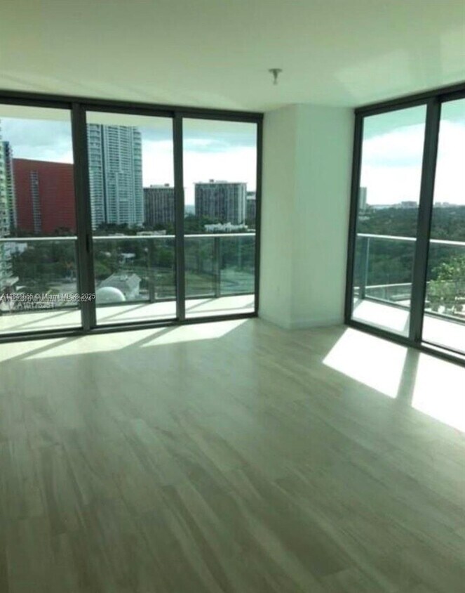 Foto del edificio - 1300 S Miami Ave