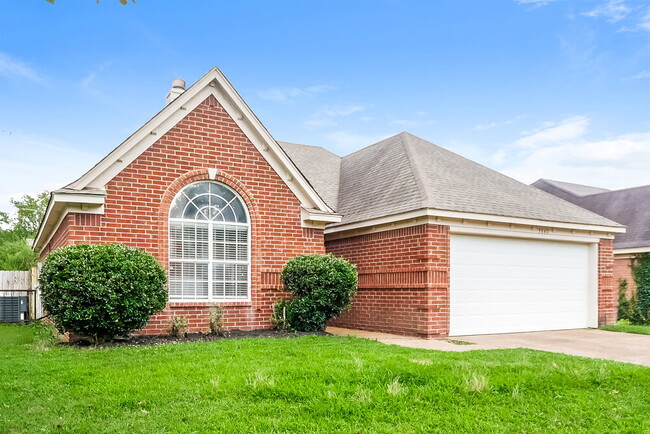 Building Photo - 3840 Clarion Dr