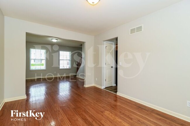 Building Photo - 43 Lands End Ct
