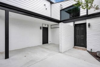 Building Photo - 7 Briar Dale Ct