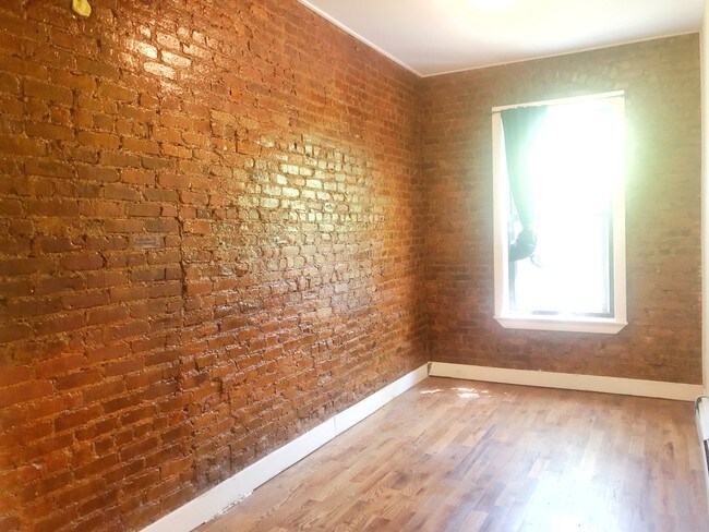 Building Photo - 768 MacDonough St