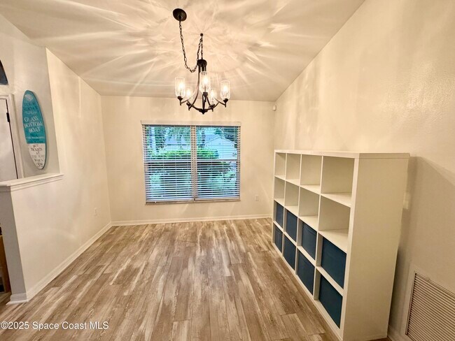 Building Photo - 1245 Ambra Dr