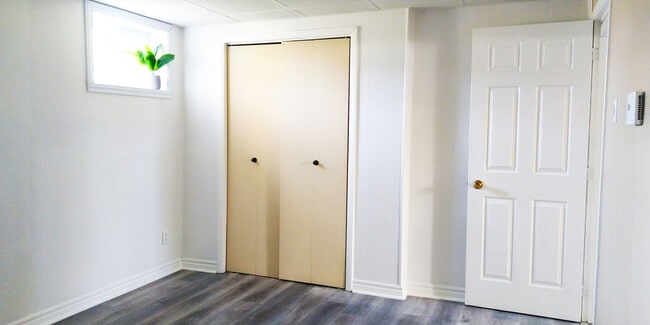 Building Photo - 240 Rue Jogues