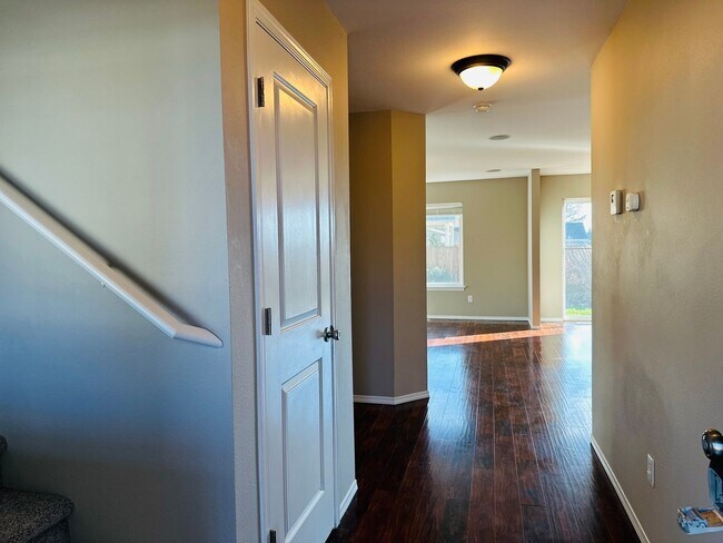 Foto del edificio - Charming Updated Property in Amazing Neighborhood