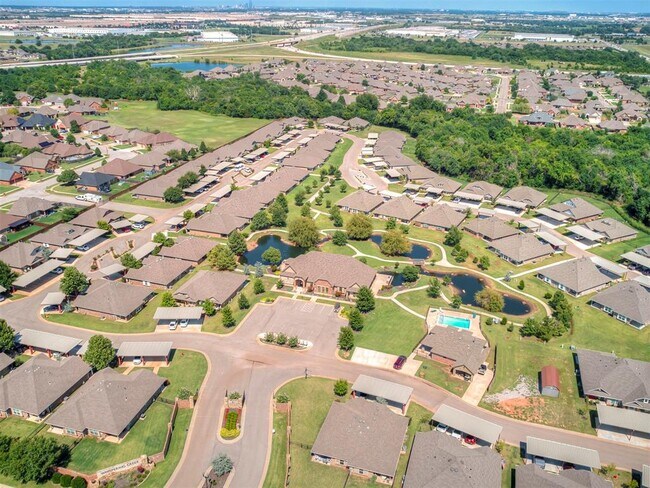 Foto del edificio - 5721 Campbell Creek Dr