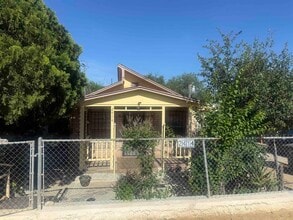 Building Photo - 2414 Sanders Ave