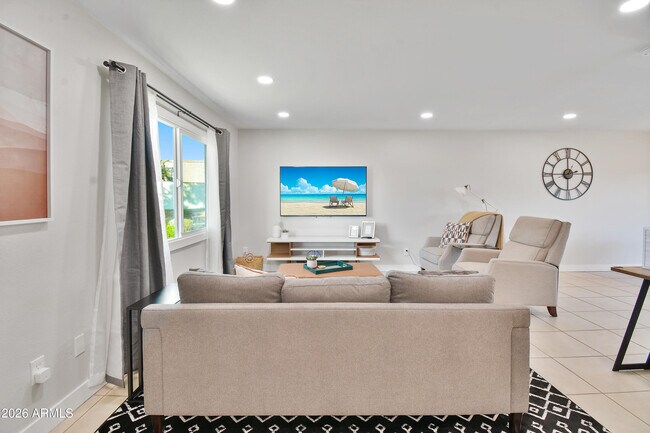 Foto del edificio - 5909 N 81st St