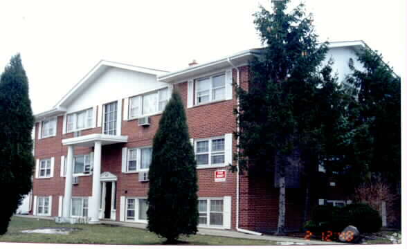 Primary Photo - Williamsburg Village Apartments
