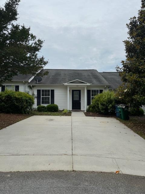 Building Photo - 133 Hillsborough Ln