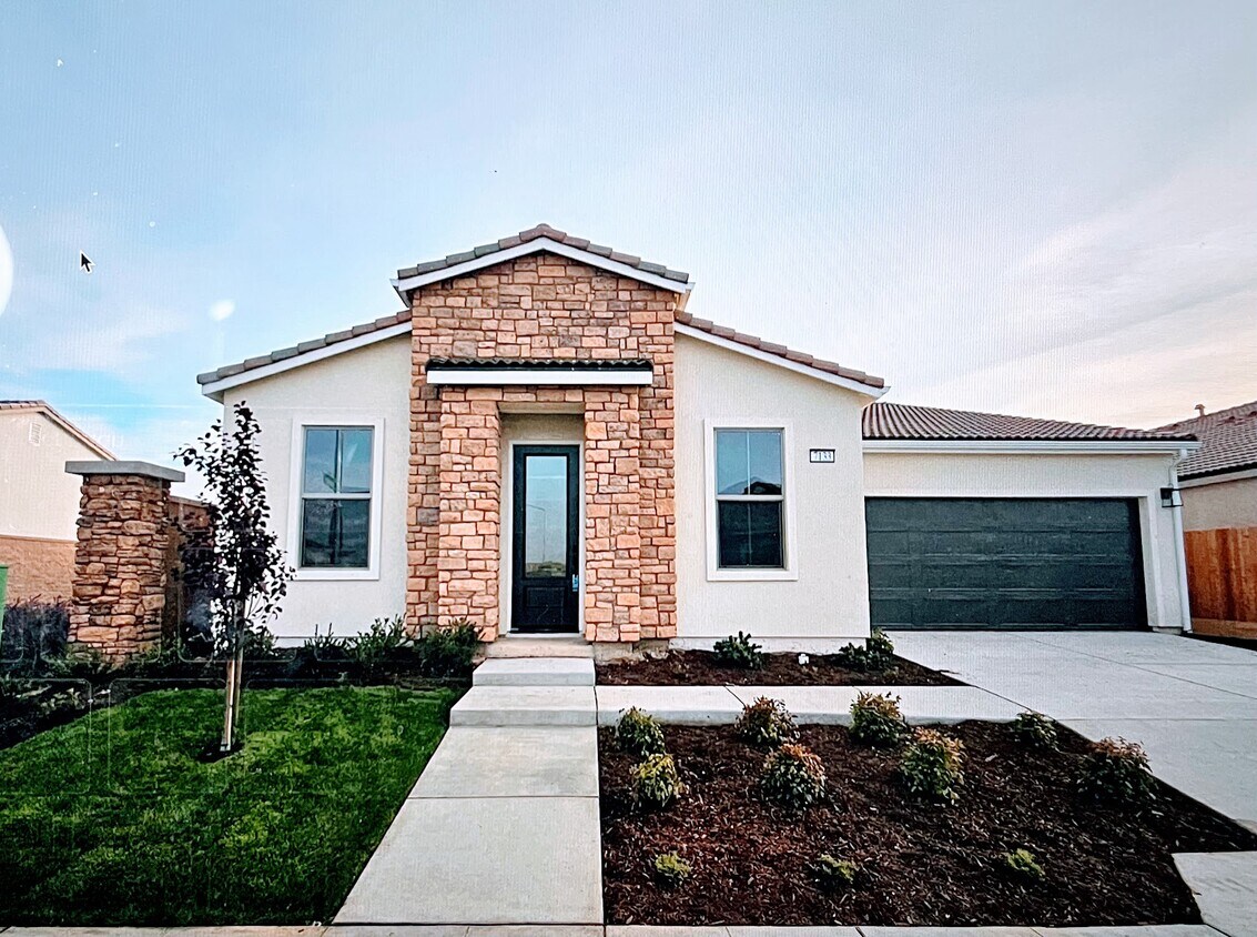 Foto principal - 7133 E Brown Ave