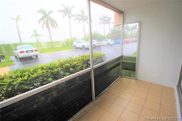 Foto principal - 8794 SW 12th St