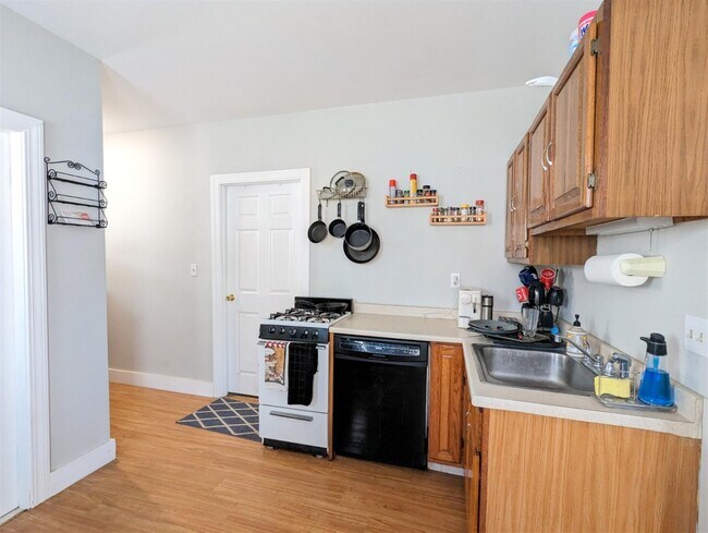 Foto del edificio - 383 Highland Ave