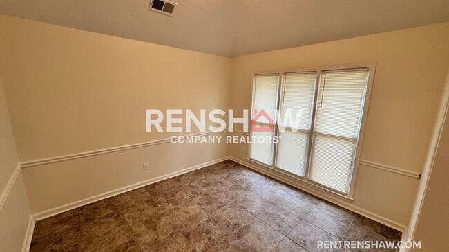 Foto del edificio - 7330 Peppermill Ln