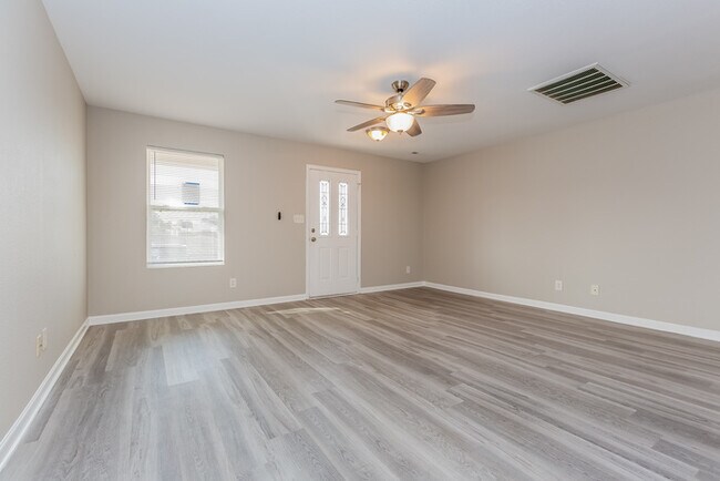 Foto del edificio - 16866 Wellhouse Dr