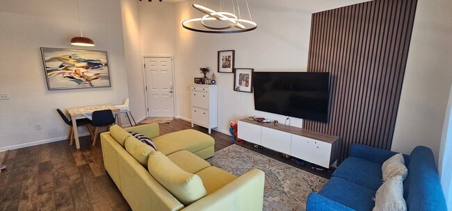 Foto del edificio - 4911 Key Lime Dr