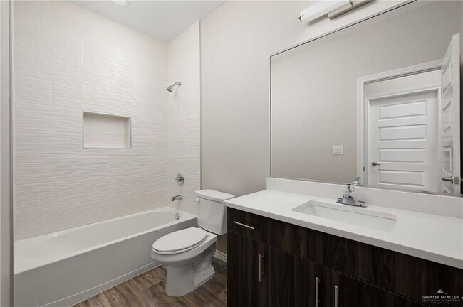 Foto del edificio - 4220 Walnut Ave