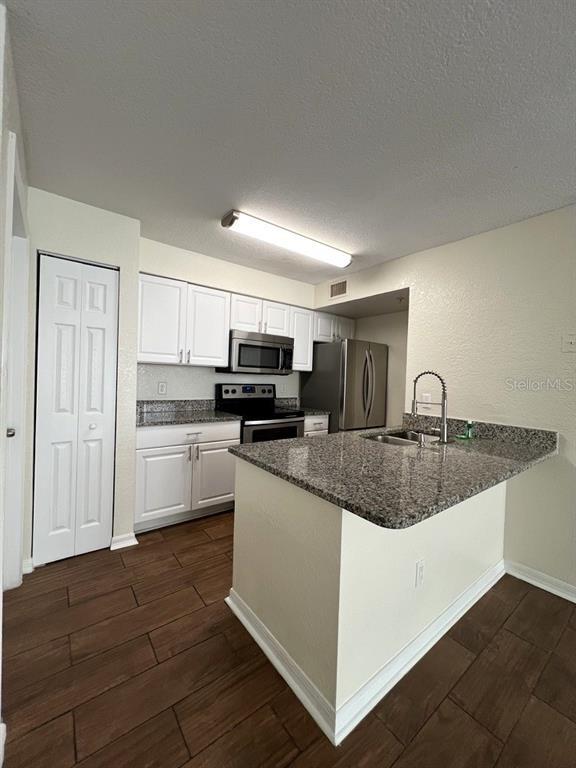 Building Photo - 2214 Grand Cayman Ct