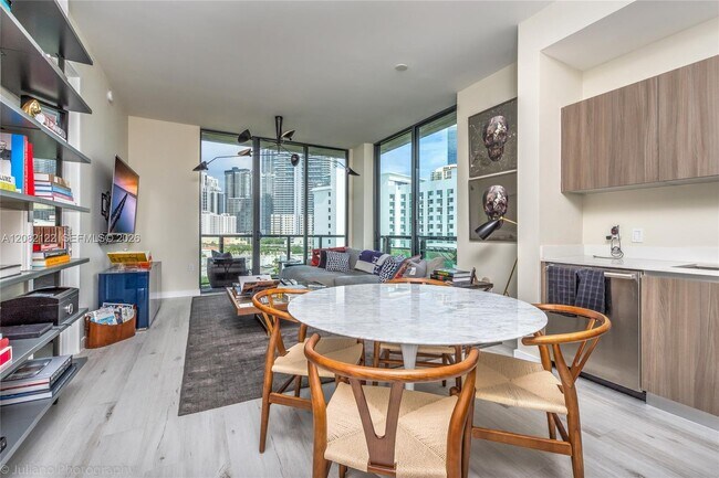 Building Photo - Southwest 17th Road, Miami, FL 33129 - 2 BR 2 BA condo