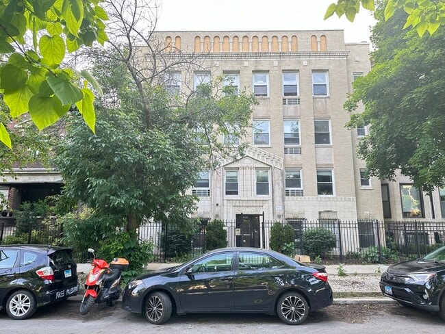 Building Photo - 1850 N Humboldt Blvd
