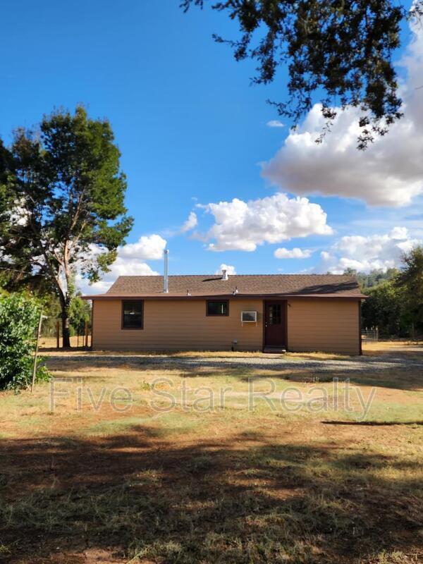 Building Photo - 10315 Peoria Rd
