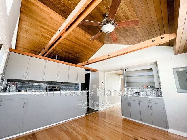 Foto del edificio - 6908 S 115th St