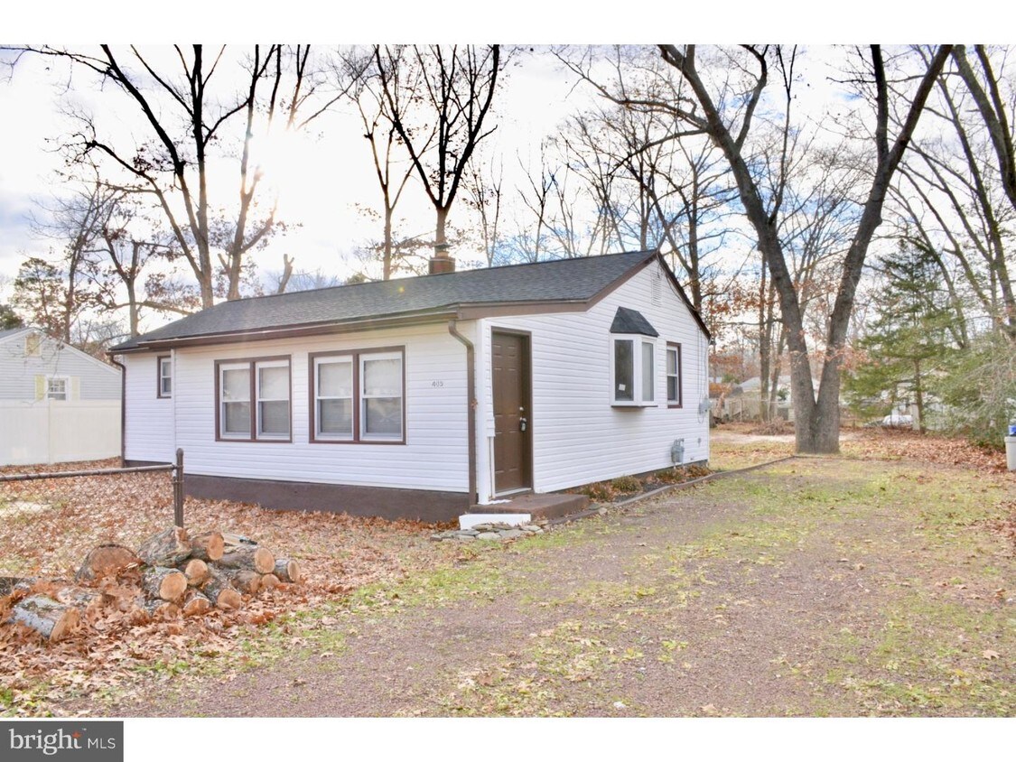 Primary Photo - 405 Cains Mill Rd