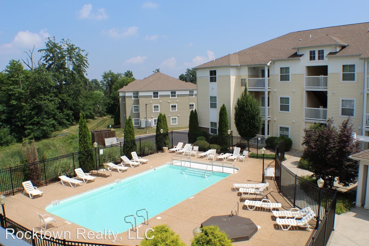 Foto principal - 2401 Clubhouse Court