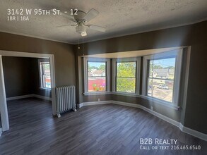 Building Photo - 3142 W 95th St