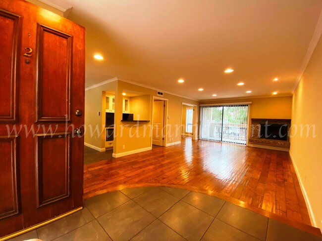 Foto del edificio - Professionally designed condo! Large kitch...