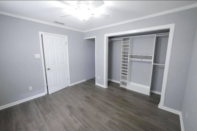 Building Photo - 7122 Premont Dr