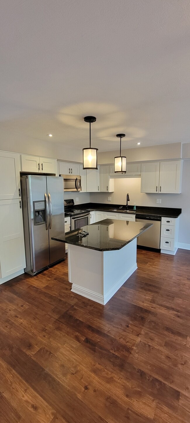 Kitchen - 20 Rujon Dr