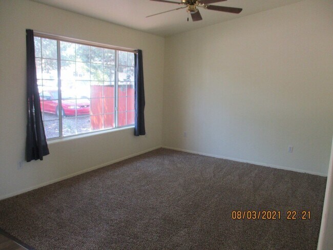 Building Photo - 1710 W Nikolaus