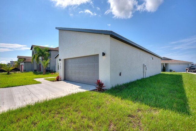 Building Photo - Deposit-Free! Modern, energy efficient hom...
