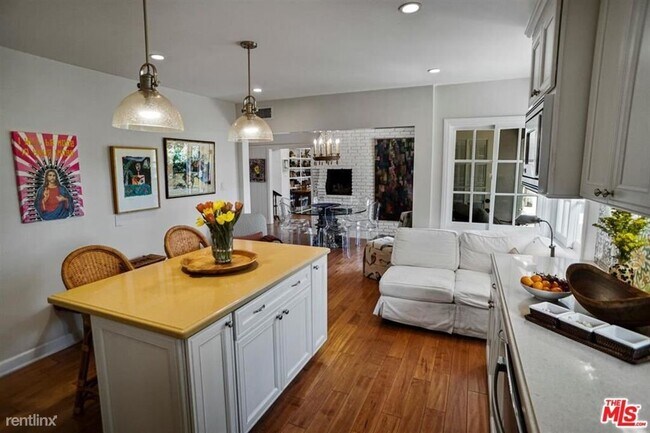 Foto del edificio - 3 br, 3 bath House - 2224 Linda Flora Dr