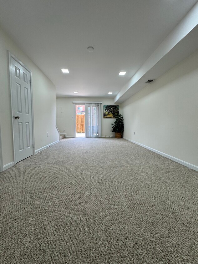 Foto principal - 3814 9th Rd S