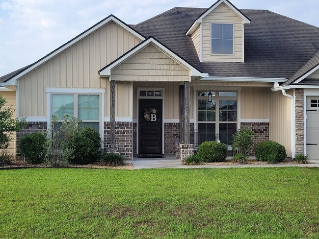 Foto del edificio - Beautiful 4BD/2BA Home with Screened Patio...