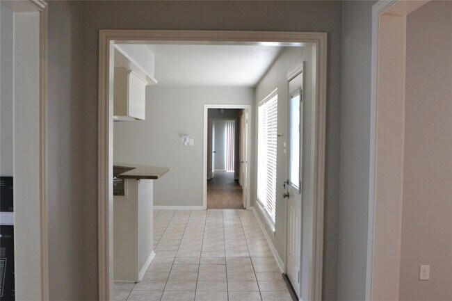 Foto del edificio - 15927 Tumbling Rapids Dr