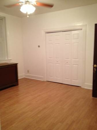 SALA DE ESTAR - 2336 Murray Ave