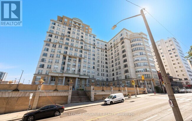 Building Photo - 135 James St S