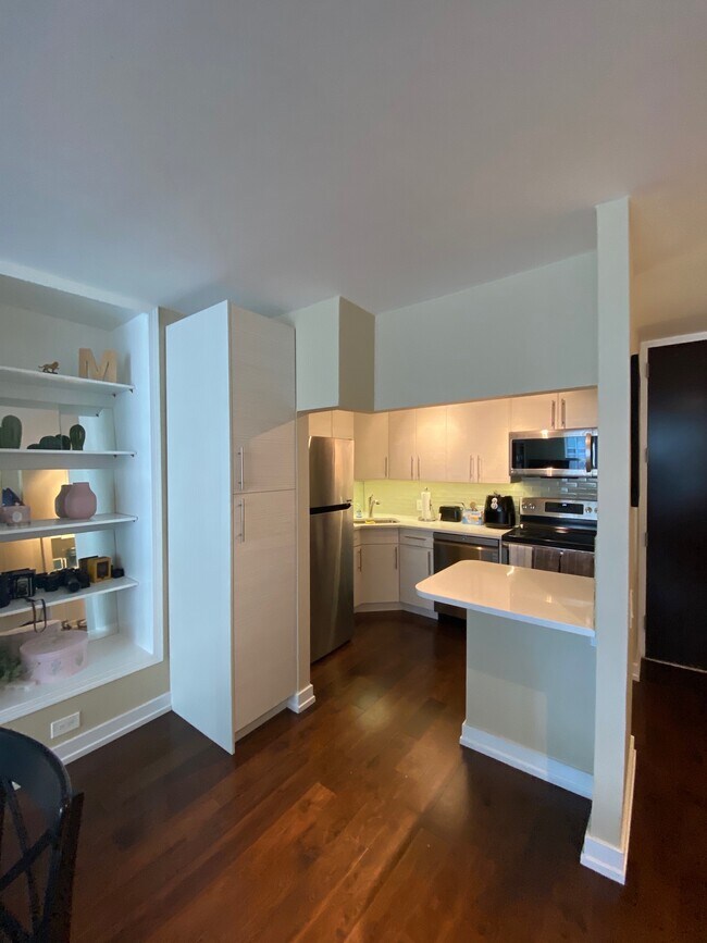 Kitchen - 535 N Michigan Ave