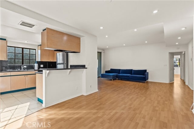 Foto del edificio - 4430 Noble Ave