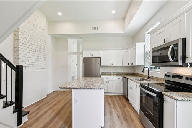 Foto del edificio - 2022 Bienville St