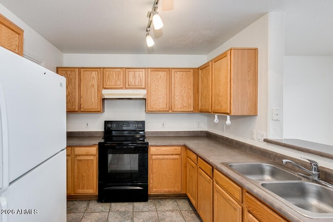 Building Photo - 4432 N 113th Dr