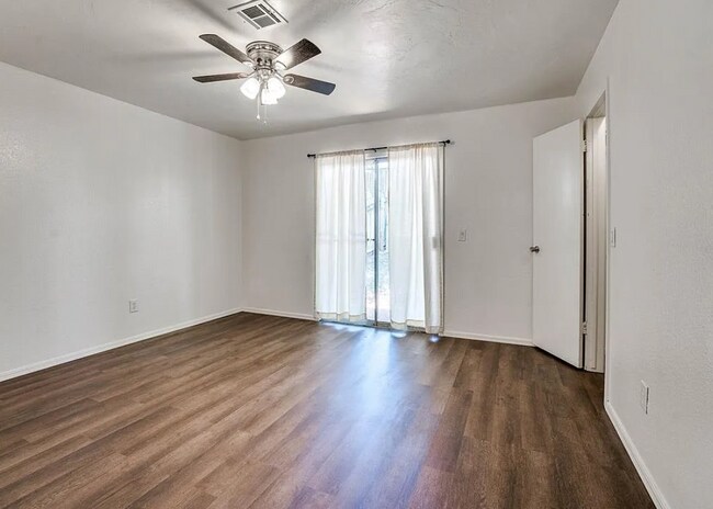 Building Photo - 8801 St George Way