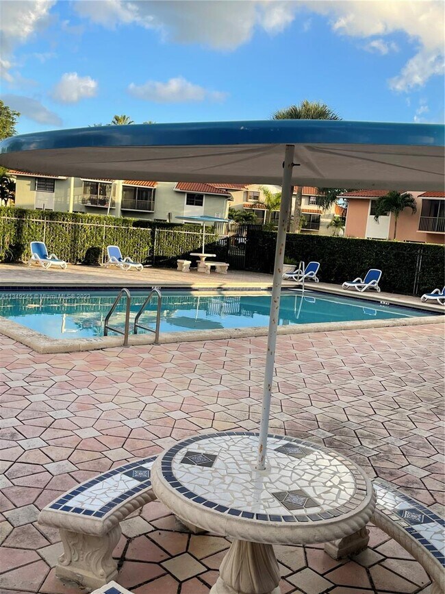 Building Photo - 9712 Hammocks Blvd