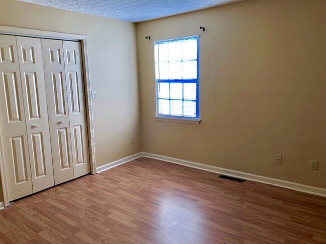 Building Photo - 1746 Cave Mill Road