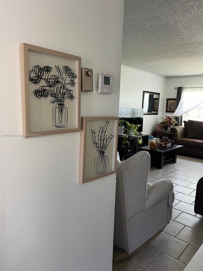 Foto del edificio - 5000 NW 36th St