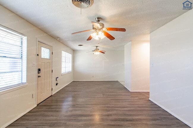 Foto del edificio - 717 SW Ranch Oak Blvd