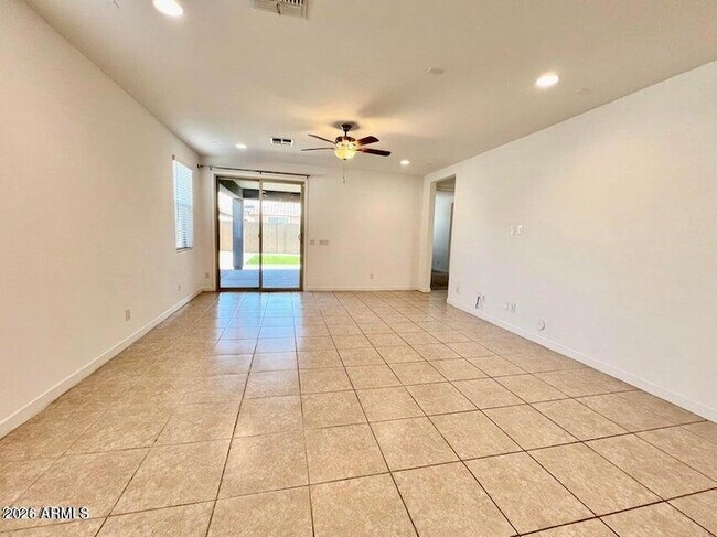 Building Photo - 3808 S 65th Ave